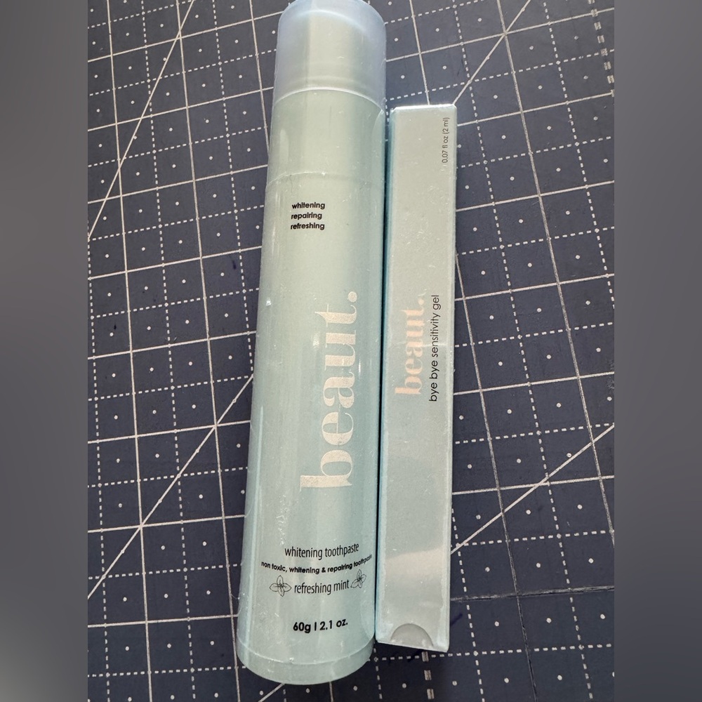 BEAUT. Whitening toothpaste + bye bye sensitivity gel pen!! BRAND NEW! Sealed!